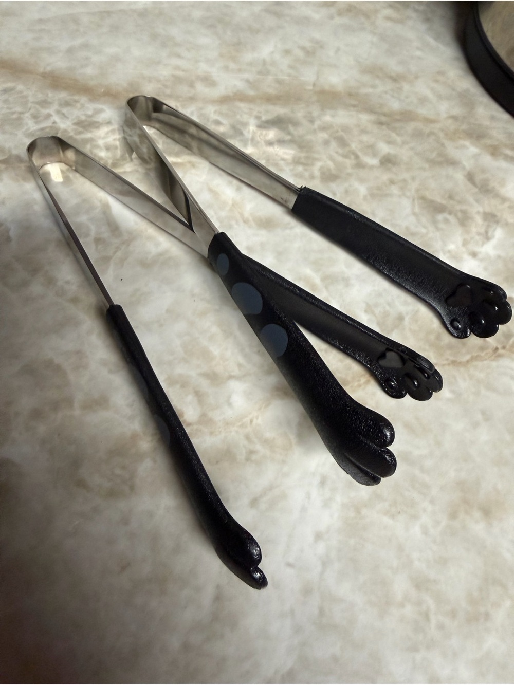 Black Stainless Steel Kitchen Tongs with Paw Shaped Handles